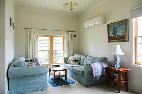 Miss Pym's Cottage - Gold Coast 4U 43