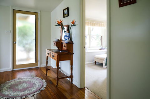 Miss Pym's Cottage - Gold Coast 4U 8