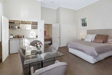 Camellia Cottage - Gold Coast 4U 4