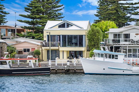 The Waterfront Apartment - Gold Coast 4U 3