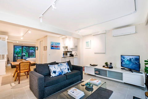 The Waterfront Apartment - Gold Coast 4U 7