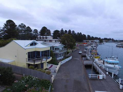 The Waterfront Apartment - Gold Coast 4U 2