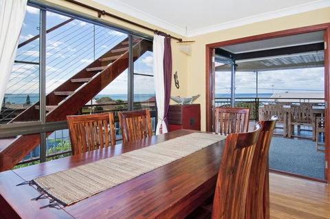THE BOARDROOM ON BANKSIA - 11 Banksia Ave Bonny Hills - Gold Coast 4U 2