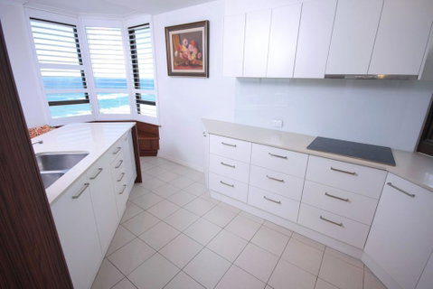 The Breakers - Accommodation Gold Coast 2