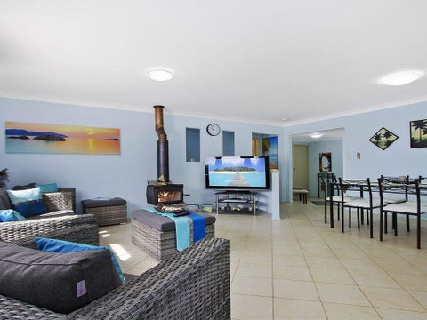 The Burra Break - 3 Minute Walk To Beach Access - Accommodation Gold Coast 0