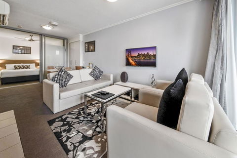 The Capitol Apartments - Gold Coast 4U 3