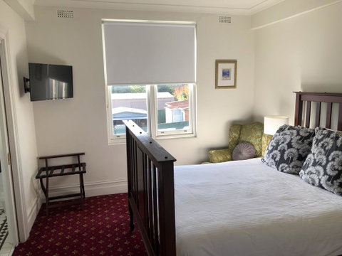 The Corner Hotel Alexandra - Accommodation Gold Coast 1