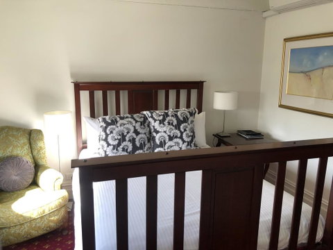 The Corner Hotel Alexandra - Accommodation Gold Coast 3