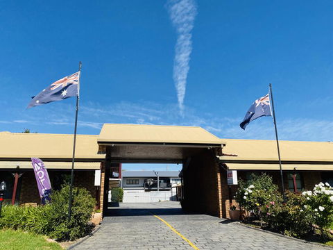The Cottage Motor Inn Albury - Gold Coast 4U 2