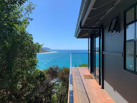 THE DECK HOUSE - A WYE RIVER ICON - Accommodation Gold Coast 3
