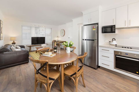 The Executive - Central & Sophisticated - Gold Coast 4U 3