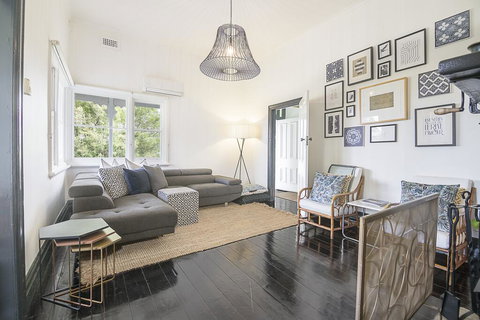 The Gardener's Cottage - Accommodation Gold Coast 1