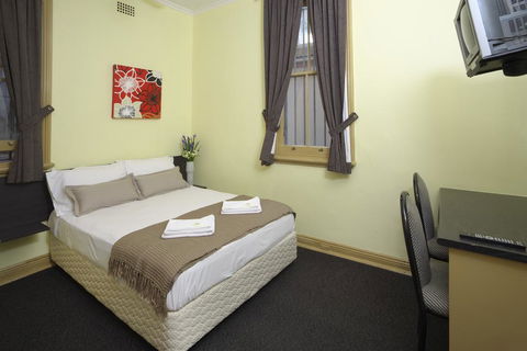 The George Street Hotel - Gold Coast 4U 2