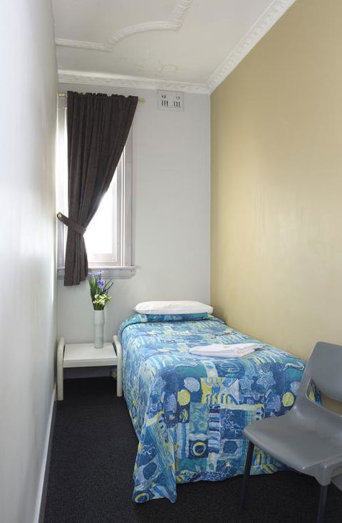 The George Street Hotel - Gold Coast 4U 3