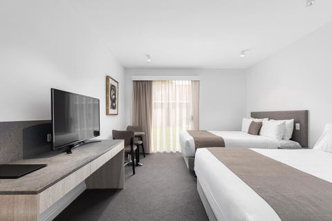 The Henty - Gold Coast 4U 2