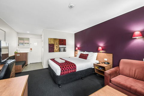 The Henty - Gold Coast 4U 3