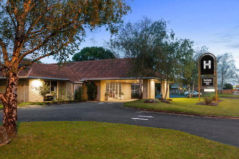 The Henty - Gold Coast 4U 0
