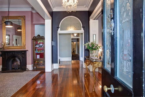 The Hughenden Boutique Hotel - Gold Coast 4U 0