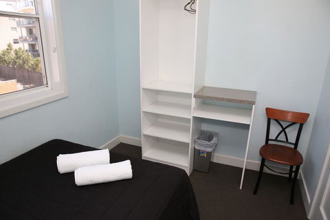The Lakes Hotel - Accommodation Gold Coast 1