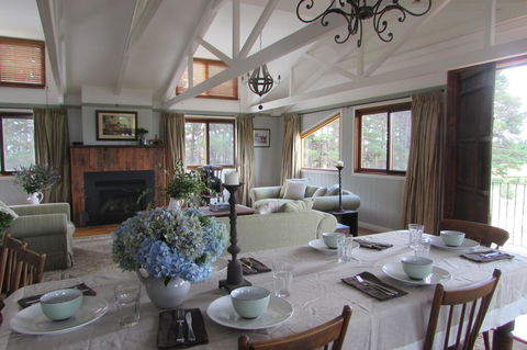 The Loch, An Idyllic Country Escape - Accommodation Gold Coast 0