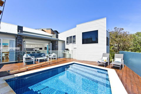 The Lookout - Ultra Modern And Luxurious - Gold Coast 4U 1
