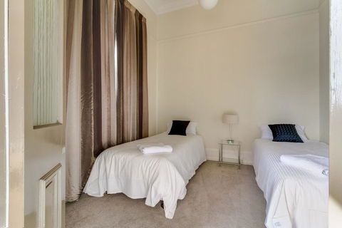 The Manager's Residence - Gold Coast 4U 2