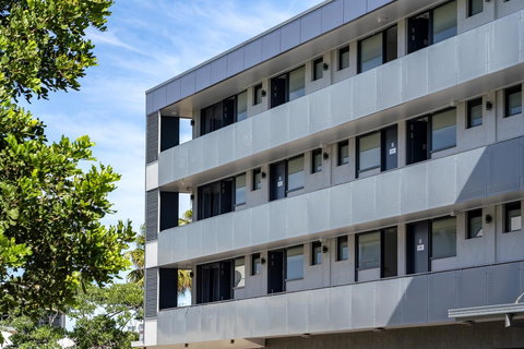 The Mid Pacific - Accommodation Gold Coast 1