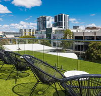 The Nest - Quirky Queen Sized Space with Roof Terrace - Gold Coast 4U