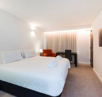 The Nest - Spacious Studio on Newcastle St with Roof Terrace - Gold Coast 4U