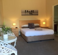 The Nosh  Nod - Howick Street - Accommodation Gold Coast