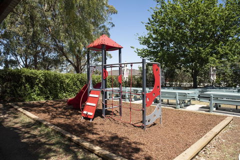 The Oaks Hotel - Accommodation Gold Coast 2