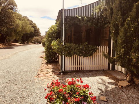 The Olde Devonshire House - Accommodation Gold Coast 0