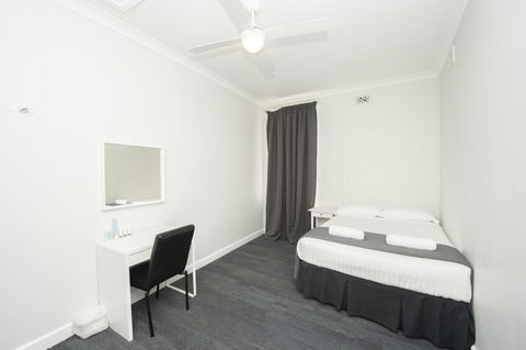 The Parade Hotel - Gold Coast 4U 3