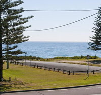 The Penguins Head - across from the beach - Accommodation Gold Coast
