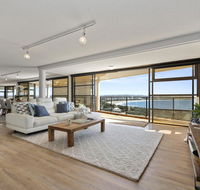 The Penthouse  Point Cartwright - INSTANT HOTEL WINNER 2019 - Gold Coast 4U
