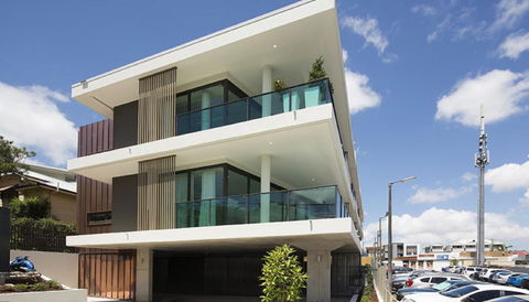 The Princess Bride - Executive 3BR Bulimba Apartment With Balcony In Central Location - Gold Coast 4U 3