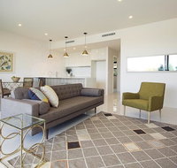 The Princess Bride - Executive 3BR Bulimba Apartment with Balcony in Central Location - Accommodation Gold Coast