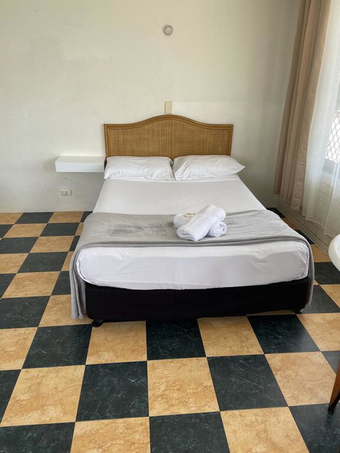THE QUEENSLANDER MOTEL - Accommodation Gold Coast 2