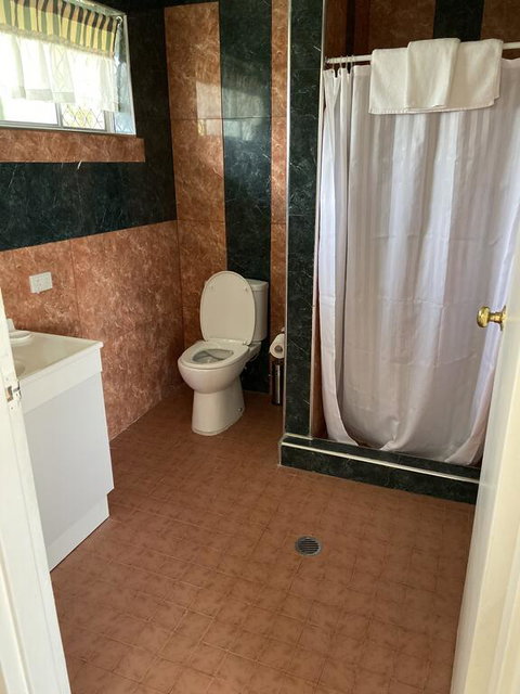 THE QUEENSLANDER MOTEL - Accommodation Gold Coast 1