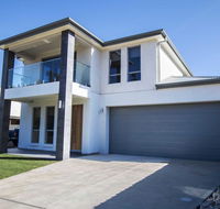 The Races Complex - Gold Coast 4U