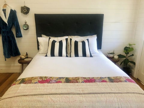 The Residence Stylish Comfort With Fireplace - Accommodation Gold Coast 1