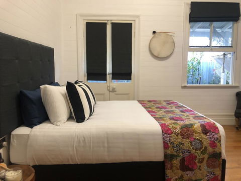 The Residence Stylish Comfort With Fireplace - Accommodation Gold Coast 0