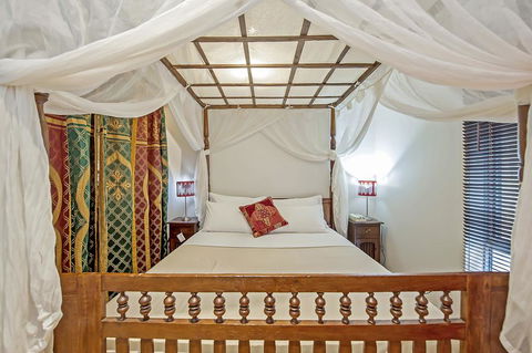 The Retreat - Accommodation Gold Coast 2