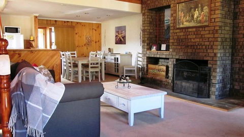 The Retreat On Matthew - Accommodation Gold Coast 0