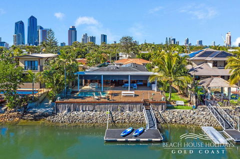 The Savoy Beach House - Gold Coast 4U 0