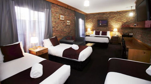 The Settlement Historic Hotel - Accommodation Gold Coast 3