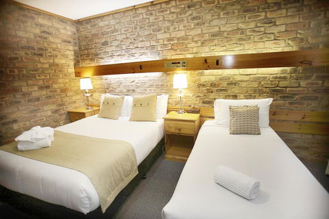 The Settlement Historic Hotel - Accommodation Gold Coast 1