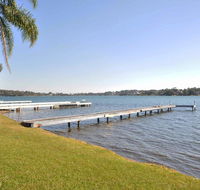 The Studio on the Lake  Fishing Point Lake Macquarie - honestly put the line in and catch fish - Gold Coast 4U