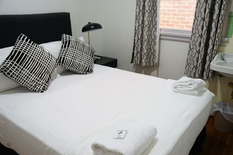 The Tamworth Hotel - Gold Coast 4U 2
