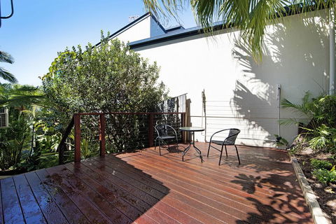 THE VIEW, TUGUN - 4 Bedrooms - Sea Views - Private Heated Pool - Accommodation Gold Coast 1
